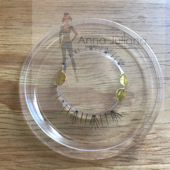 Bottom False Eyelashes - Picture 2 of 3